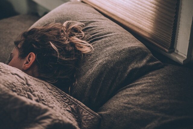 カバー画像:manabiが睡眠について「行動変容栄養学講座」を開催