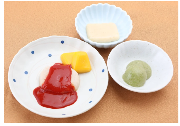 カバー画像:食べやすさもポイントの業界最高水準栄養設計ソフト食、「まごの手ソフト食」誕生