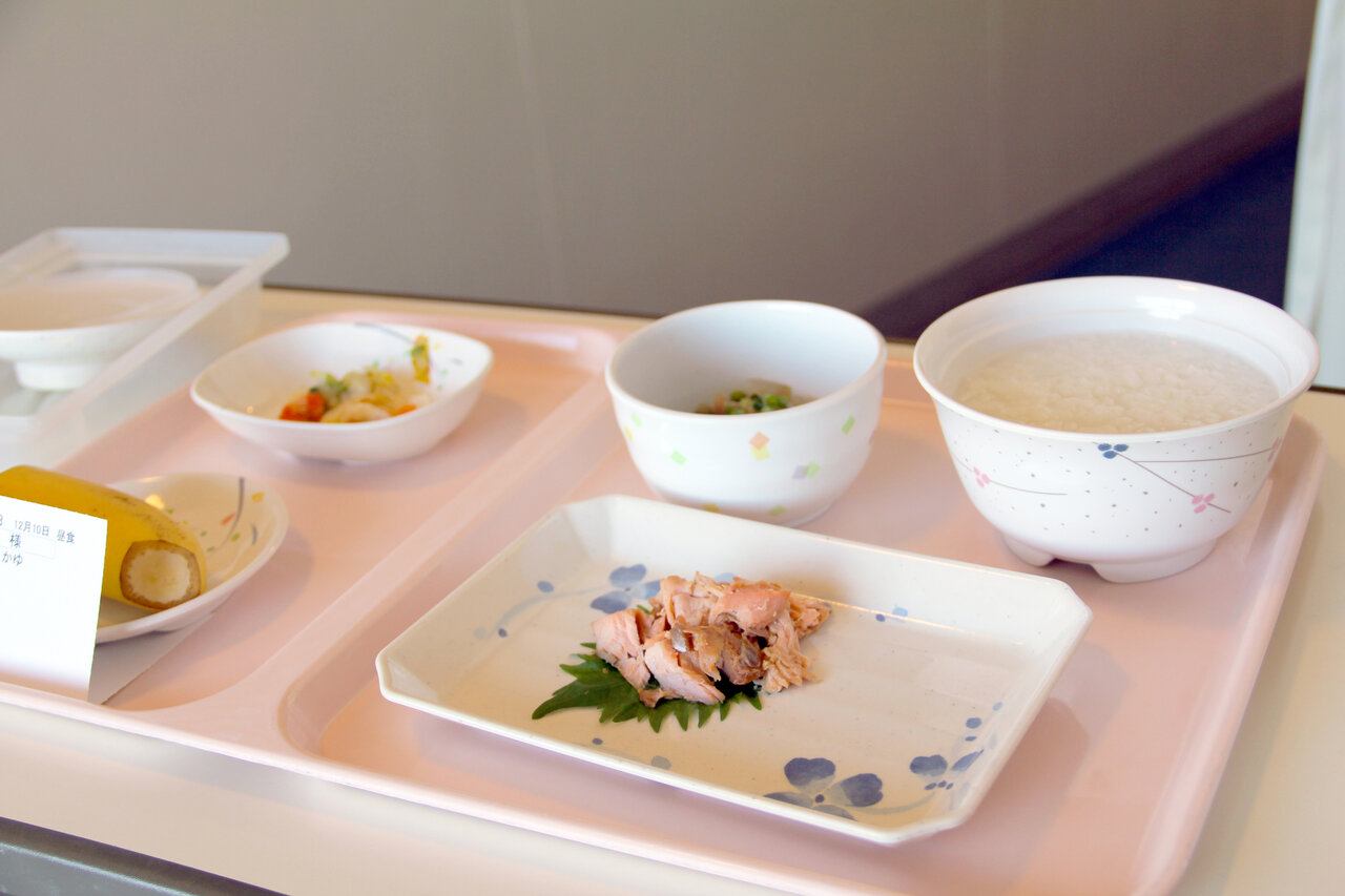 カバー画像:［医療改革］ 入院時の食費基準額、引き上げの方向で概ね一致　社保審部会