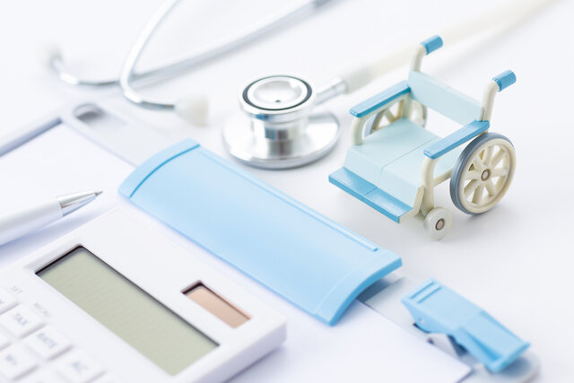 アイキャッチ:［予算］ 25年度補正予算案、医療・介護支援パッケージに1兆3,649億円