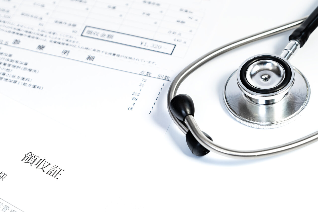 カバー画像:［医療提供体制］ 26年度報酬改定「しっかり対応していく」　高市首相