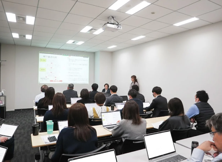 カバー画像:グローバルキッチンが「第3回栄養学研修」を開催