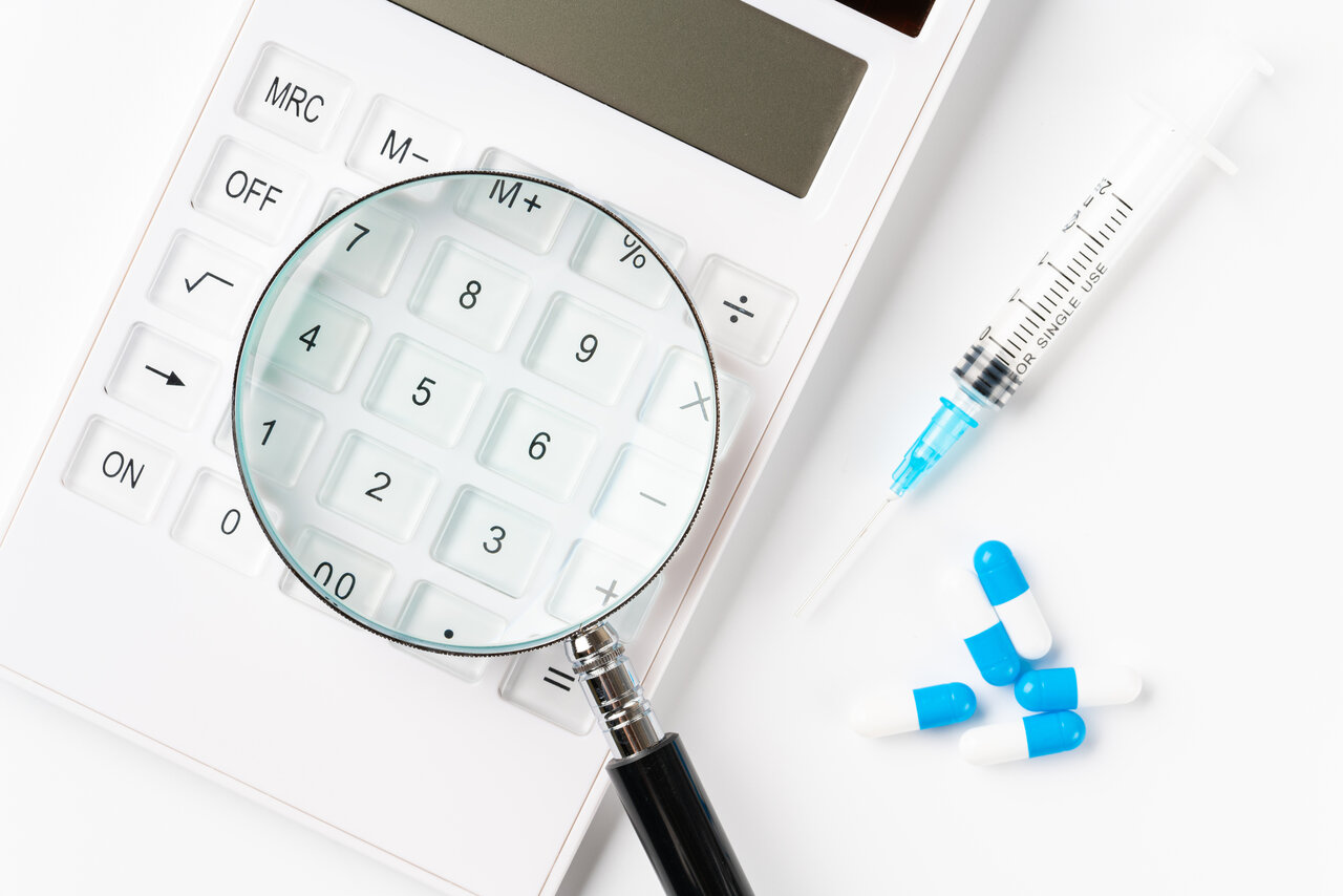 カバー画像:［医療提供体制］ 医療費不払い外国人、報告基準額「1万円以上」に引き下げ