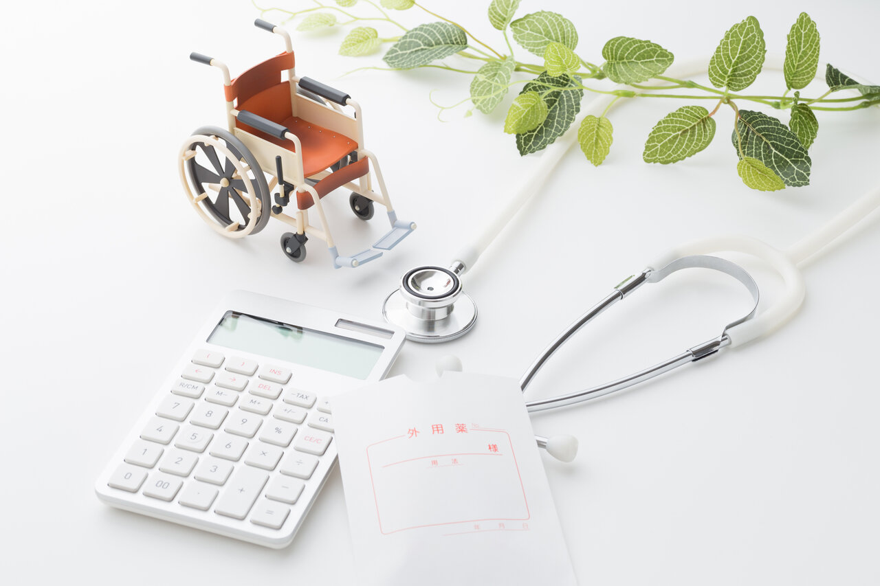 カバー画像:［介護］ 24年度介護報酬改定、効果検証の調査結果を公表　厚労省