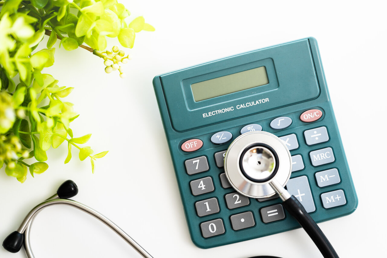 カバー画像:［医療提供体制］ 544病院の83.6％が赤字、25年6月分　全国公私病院連盟