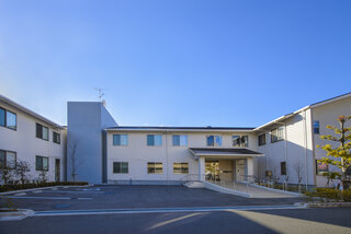 アイキャッチ:［介護］ 特別養護老人ホーム、サービス活動収益「減少見込み」が約2割