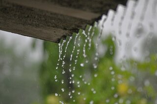 アイキャッチ:下松市の中学校給食センターに雨水が調理室内に流入、給食を中止
