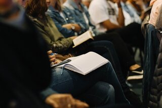 アイキャッチ:新宿食支援研究会、第160回勉強会「職種を超えて使える信頼関係の築き方」を開催