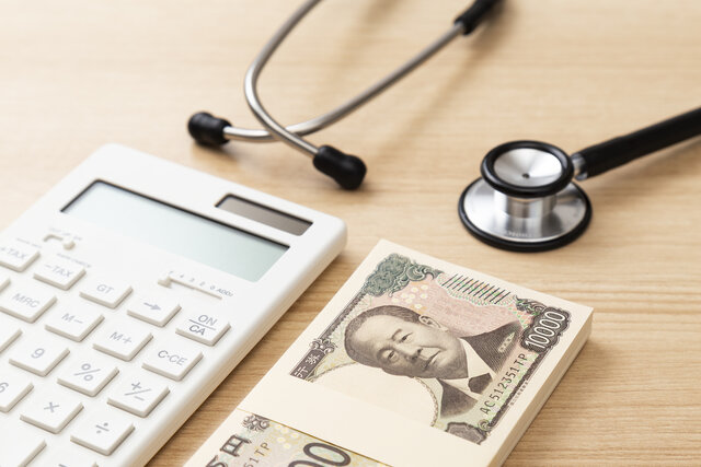 アイキャッチ:［医療改革］ OTC類似薬の追加負担で費用計算のイメージを提示　厚労省